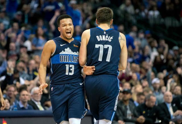 队在背靠背 队在背靠背